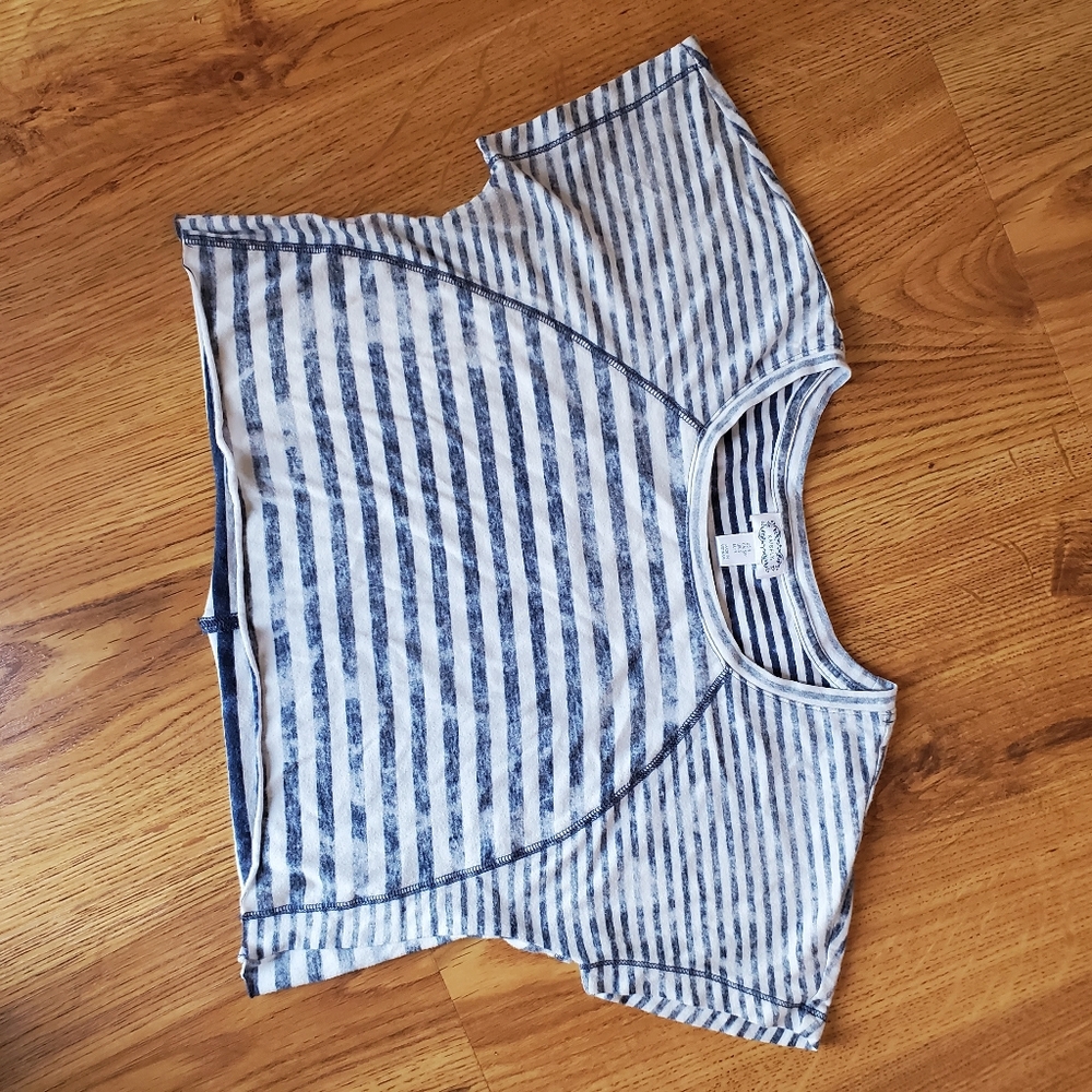 Womens S, stripped crop top